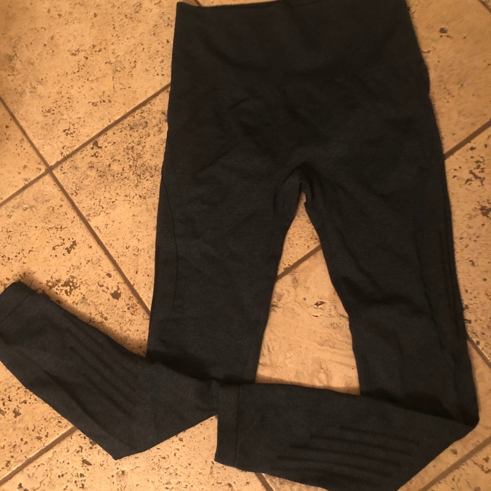 Amazon Athletic open hole design Leggings EUC
